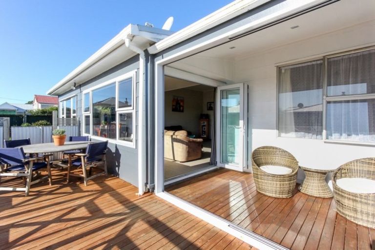 Photo of property in 6 Mouatt Street, Waitara, 4320