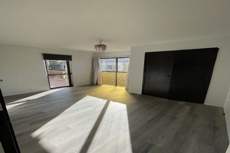 Photo of property in 306 Don Buck Road, Massey, Auckland, 0614