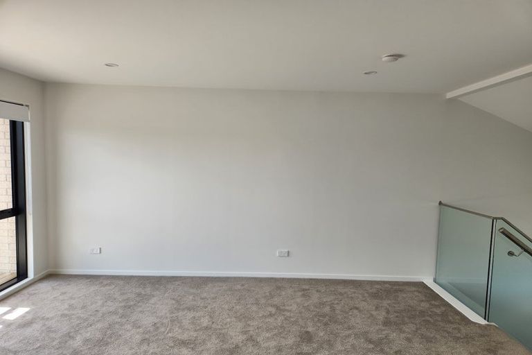 Photo of property in 64c Yeovil Road, Te Atatu Peninsula, Auckland, 0610