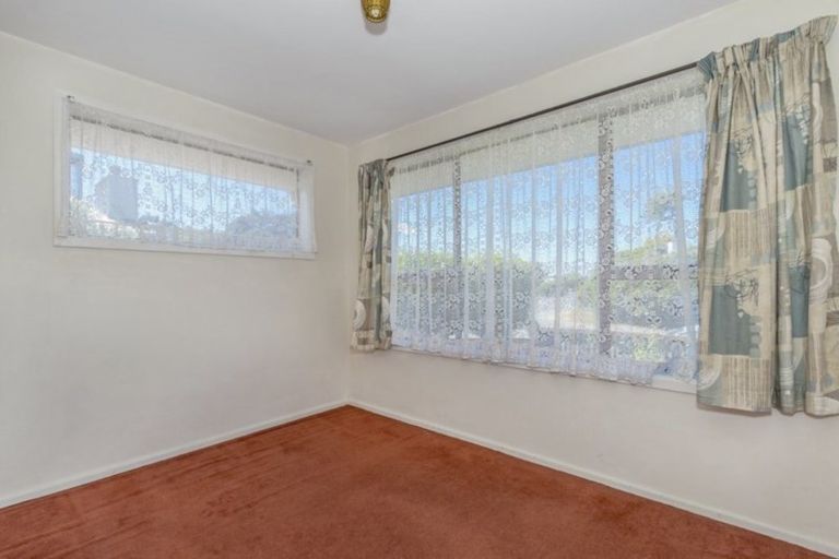 Photo of property in 62 Kathleen Crescent, Hornby, Christchurch, 8042