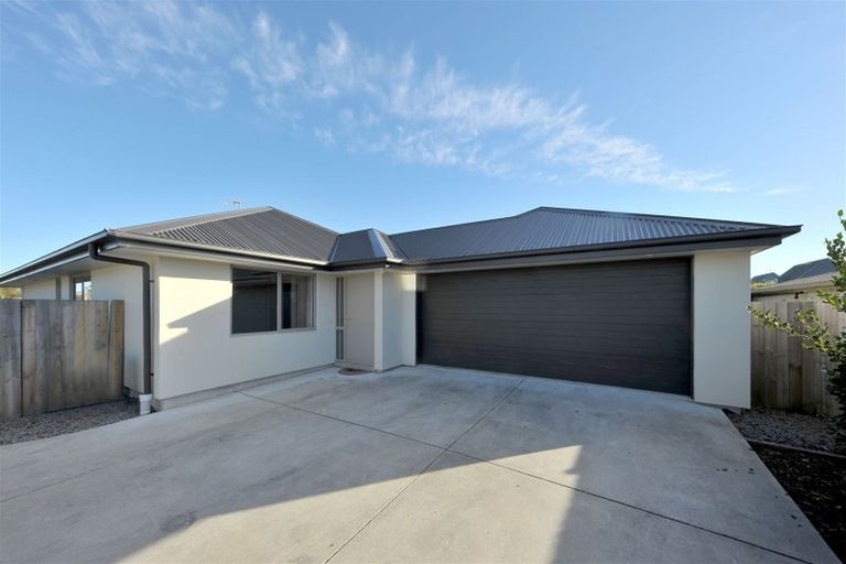 Photo of property in 4 Lake Terrace Road, Burwood, Christchurch, 8061