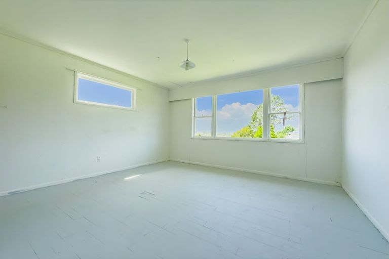 Photo of property in 305 Don Buck Road, Massey, Auckland, 0614