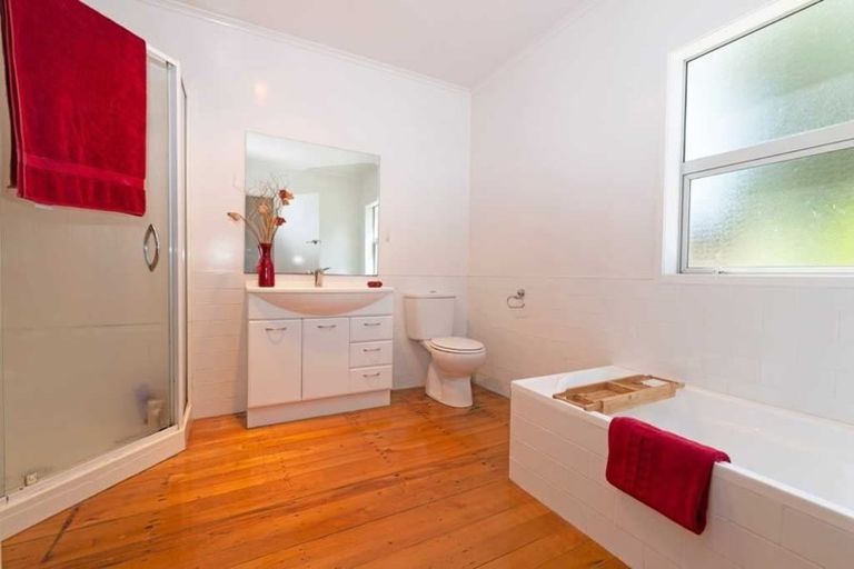 Photo of property in 31 Waitakere Road, Waitakere, Auckland, 0816