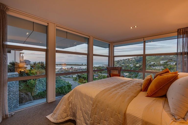 Photo of property in 6 Challenger Lane, Redcliffs, Christchurch, 8081