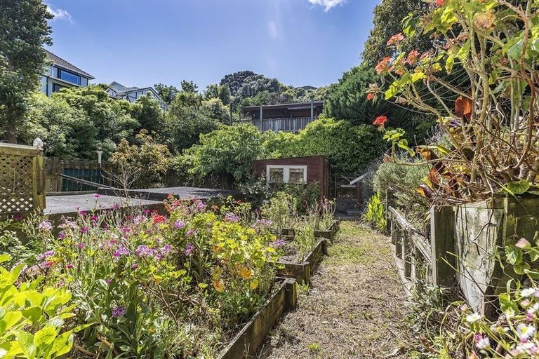 Photo of property in 103 Melbourne Road, Island Bay, Wellington, 6023