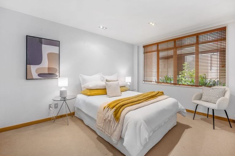 Photo of property in The Sands Apartments, 5/47 The Strand, Takapuna, Auckland, 0622