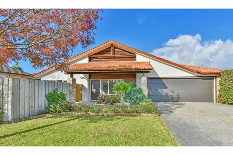 Photo of property in 69 Riverton Drive, Randwick Park, Auckland, 2105