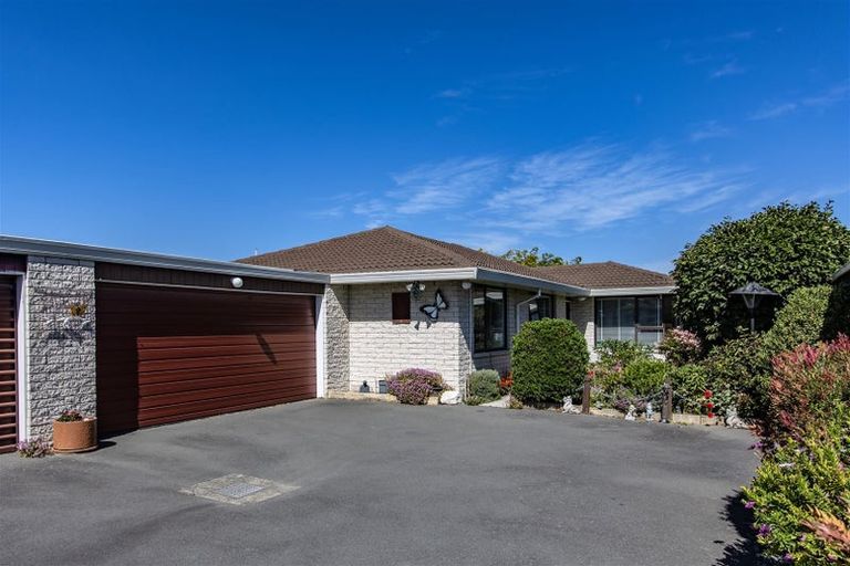 Photo of property in 2/23 Belfast Road, Belfast, Christchurch, 8051