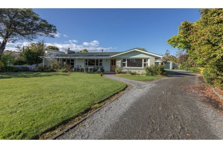 Photo of property in 49 Maidstone Road, Ilam, Christchurch, 8041