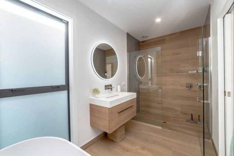 Photo of property in 6 Farley Avenue, Greytown, 5712