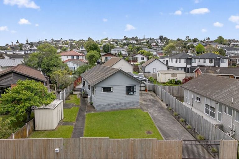 Photo of property in 9 De Quincey Terrace, Highland Park, Auckland, 2010