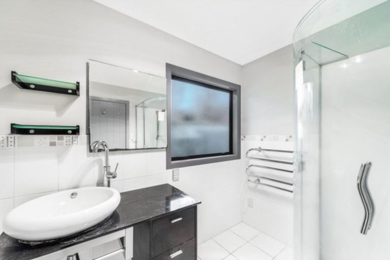 Photo of property in 3 Finchley Place, Hamilton East, Hamilton, 3216