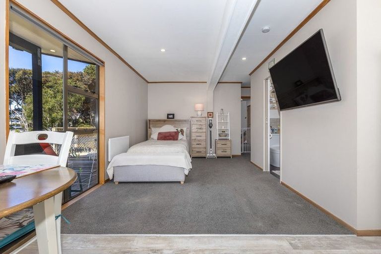 Photo of property in 41 James Cook Drive, Whitby, Porirua, 5024