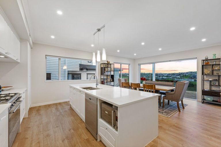 Photo of property in 30 Cassidy Drive, Orewa, 0931