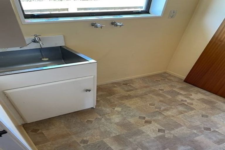 Photo of property in 39 Dunbarton Street, Redwood, Christchurch, 8051