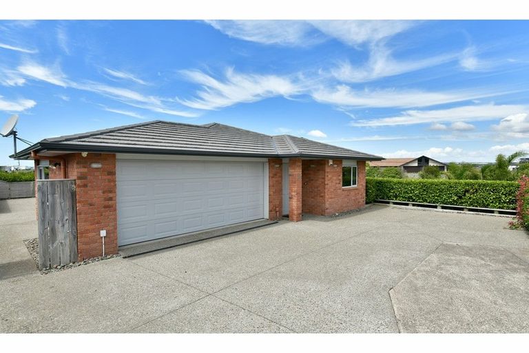 Photo of property in 8 Bayview Park Lane, Orewa, 0931
