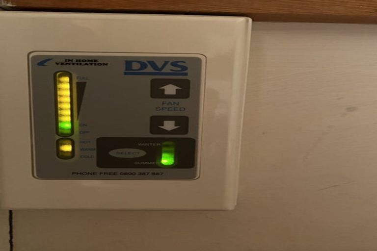 Photo of property in 4/93 Ruahine Street, Roslyn, Palmerston North, 4414