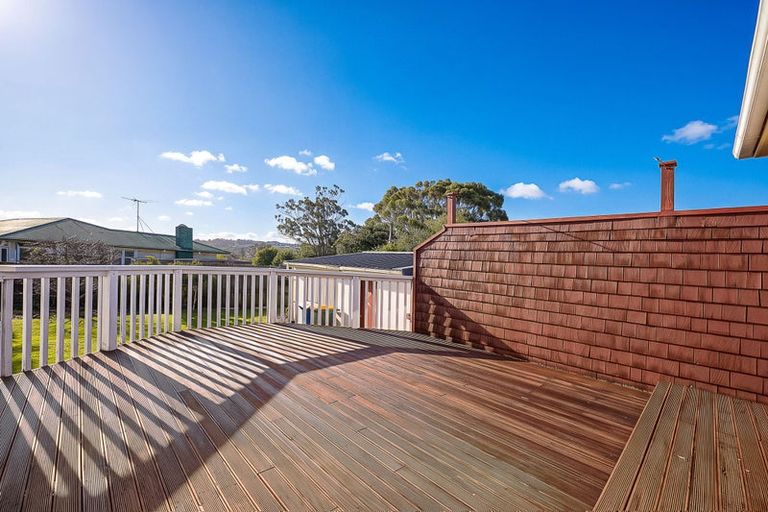 Photo of property in 27 Metcalfe Road, Ranui, Auckland, 0612