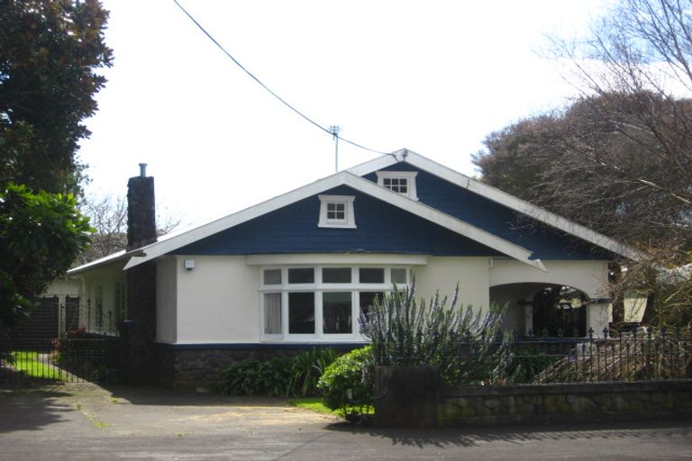 Photo of property in 76 Barrett Street, Westown, New Plymouth, 4310