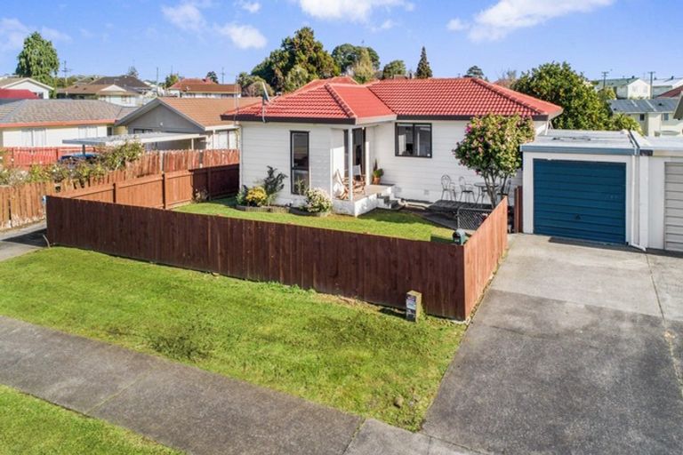 Photo of property in 2/18 Coombe Avenue, Otara, Auckland, 2023