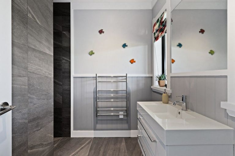 Photo of property in 63 Waipuka Road, Waimarama, Havelock North, 4294