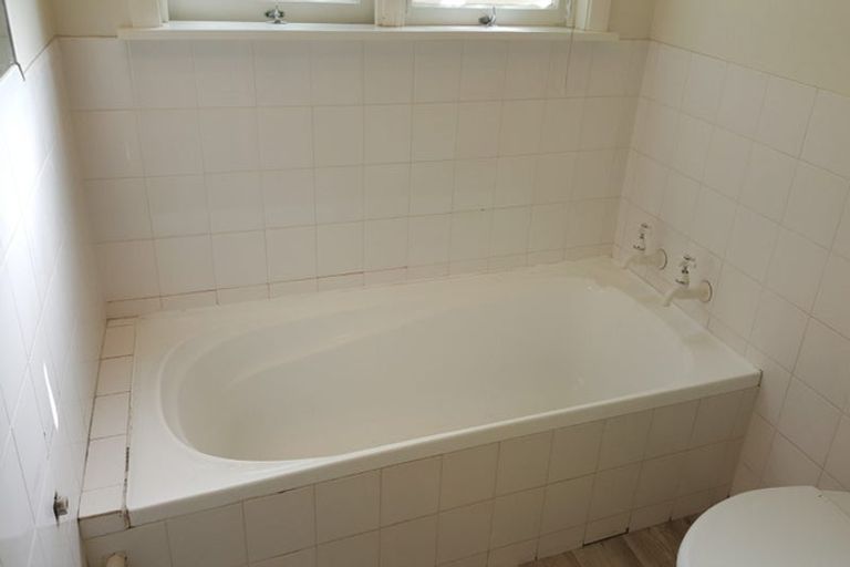 Photo of property in 34 Tuatoru Street, Eastbourne, Lower Hutt, 5013