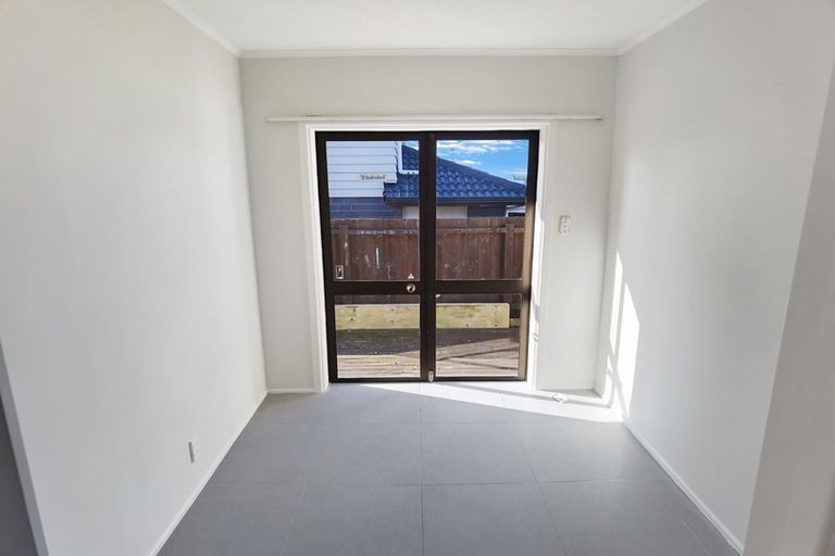 Photo of property in 36 Woodford Avenue, Henderson, Auckland, 0610