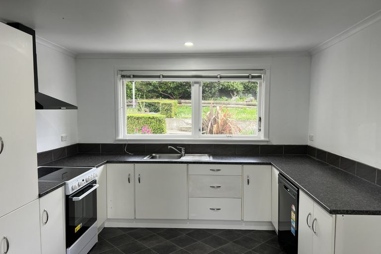 Photo of property in 16 Clyde Carr Crescent, Waimataitai, Timaru, 7910