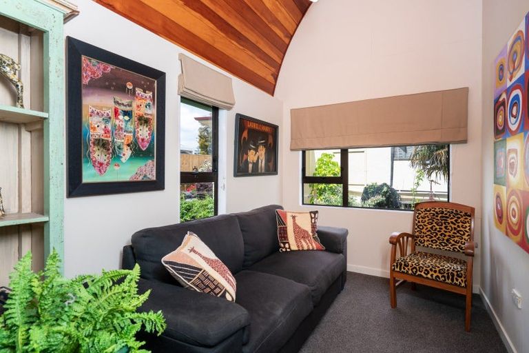 Photo of property in 17b Lucknow Road, Havelock North, 4130