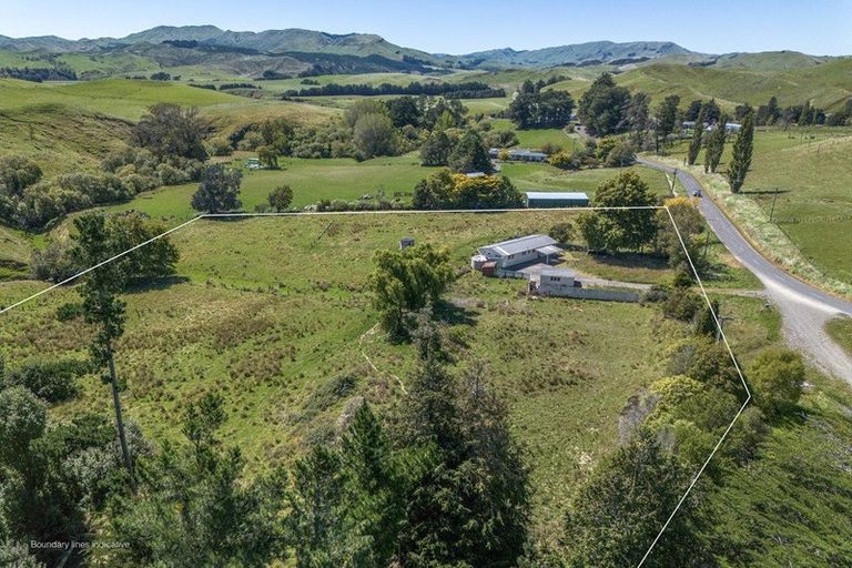 Photo of property in Ex Awariki School, 667 Mangahei Road, Te Uri, Dannevirke, 4973