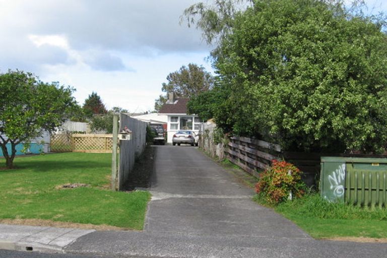 Photo of property in 13 Clinton Avenue, Te Atatu Peninsula, Auckland, 0610