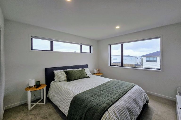 Photo of property in 7c Gulf Crest, Bucklands Beach, Auckland, 2012