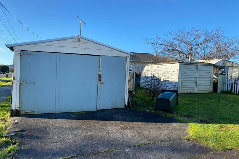 Photo of property in 96 King Edward Street, Eltham, 4322