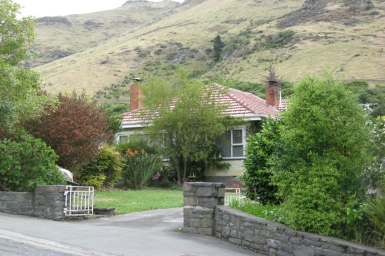 Photo of property in 5 Port Hills Road, Heathcote Valley, Christchurch, 8022