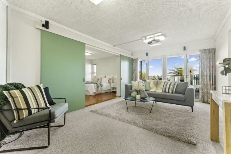 Photo of property in 10 Bragato Place, Chatswood, Auckland, 0626