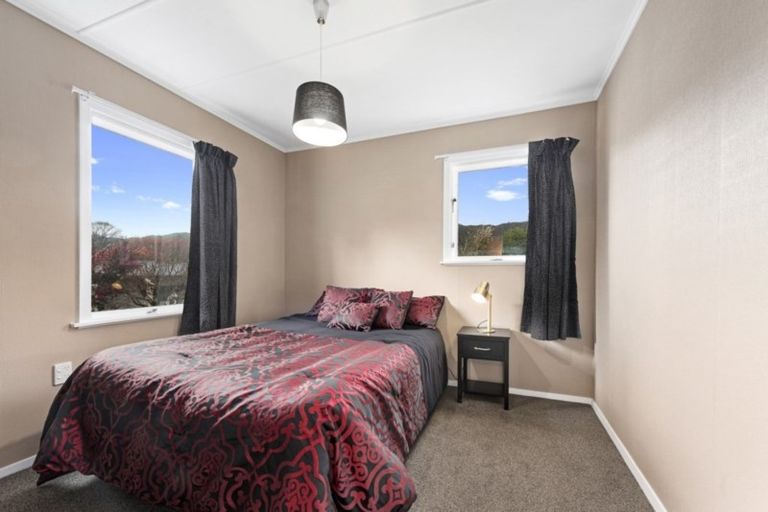 Photo of property in 148 Wellington Road, Wainuiomata, Lower Hutt, 5014