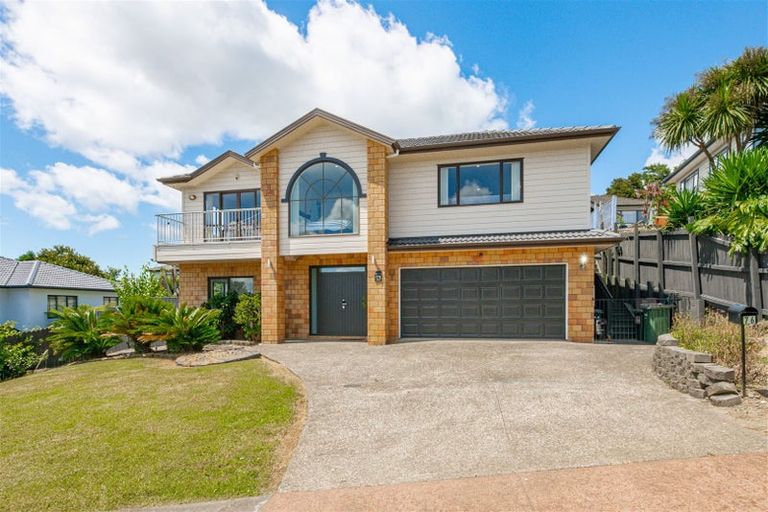 Photo of property in 76 San Valentino Drive, Henderson, Auckland, 0612