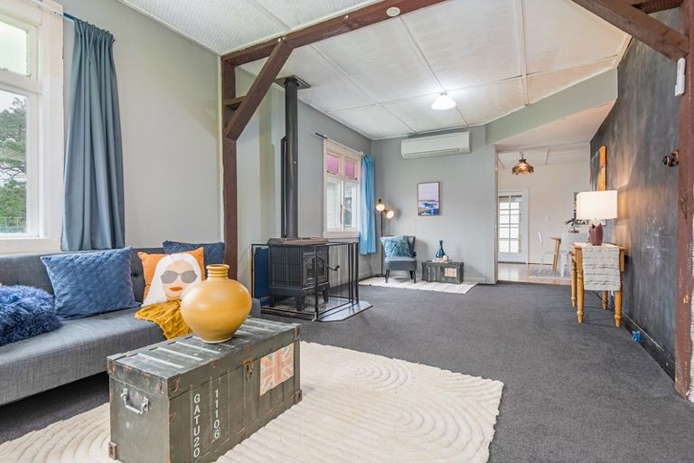 Photo of property in 12 Gordon Street, Woodville, 4920