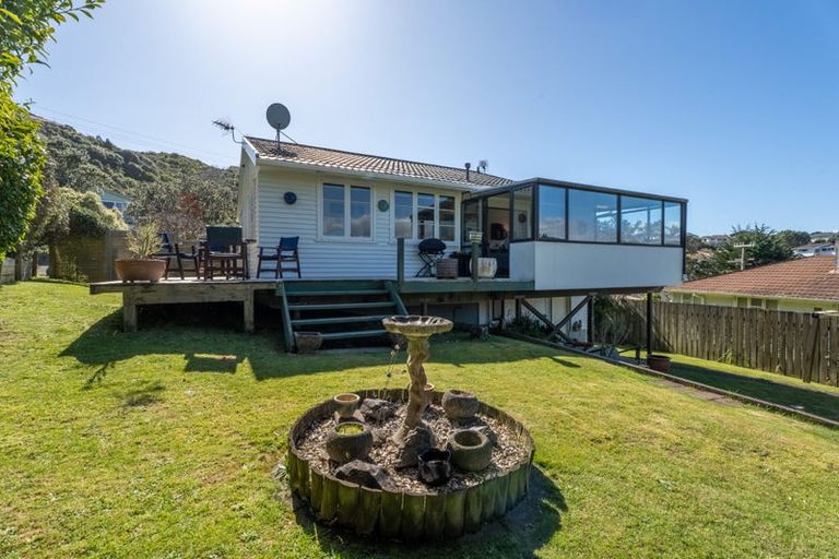 Photo of property in 62 Franklyn Road, Tawa, Wellington, 5028