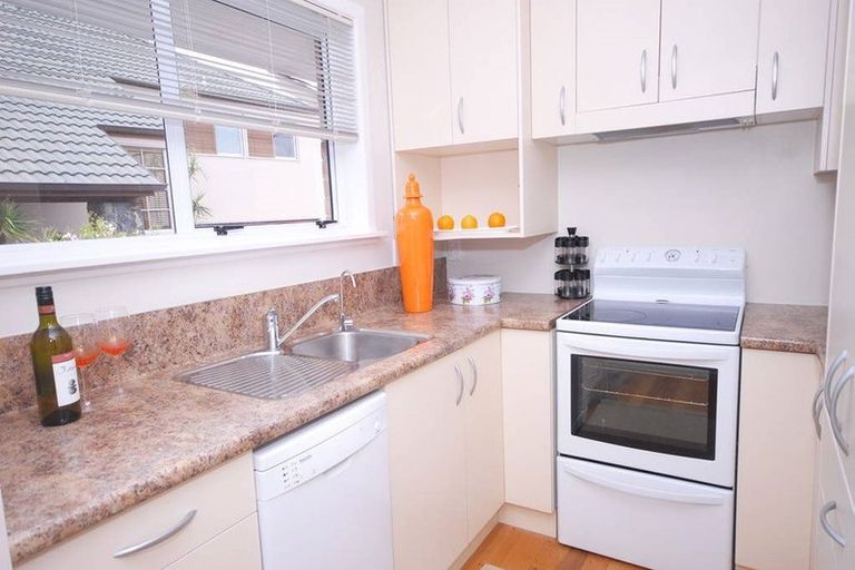 Photo of property in 1/2 Saltburn Road, Milford, Auckland, 0620