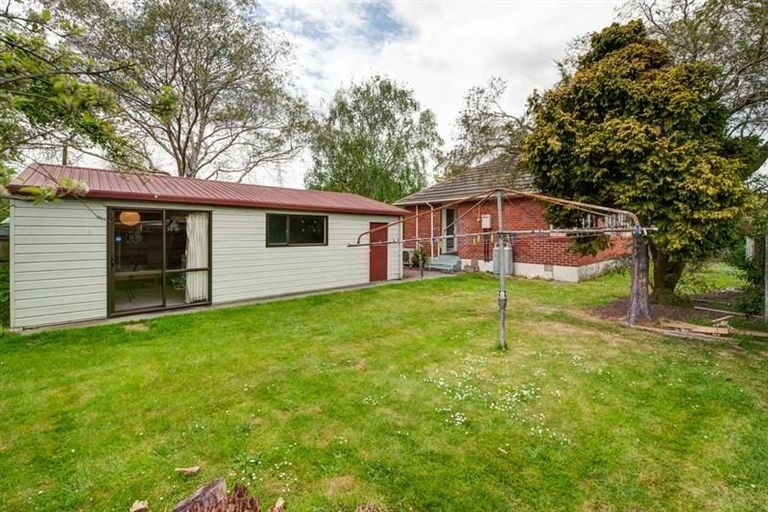 Photo of property in 28 Auburn Avenue, Upper Riccarton, Christchurch, 8041