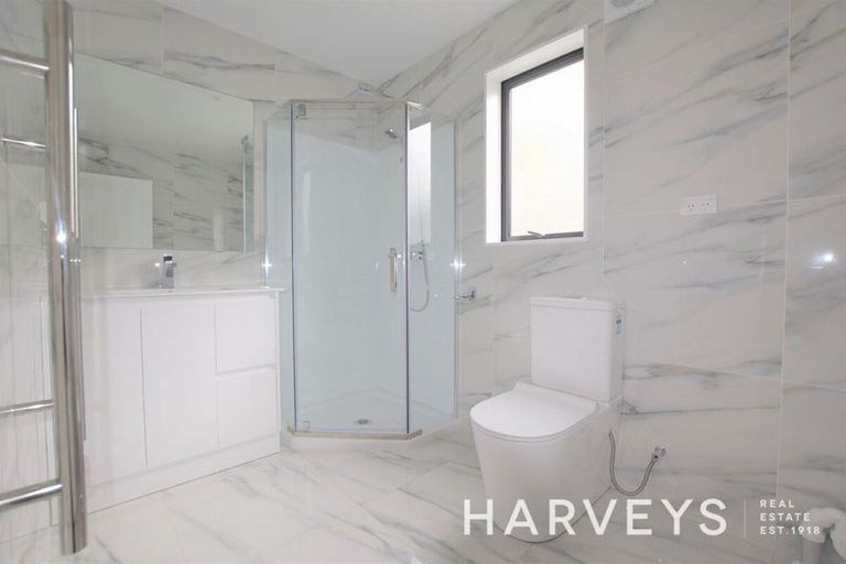 Photo of property in 71a Fruitvale Road, New Lynn, Auckland, 0600