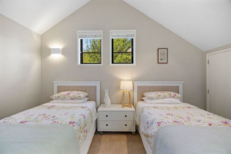 Photo of property in 100 Centennial Avenue, Arrowtown, 9302