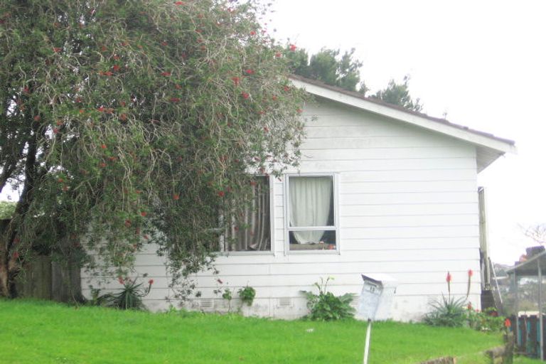 Photo of property in 15 Doone Place, Massey, Auckland, 0614