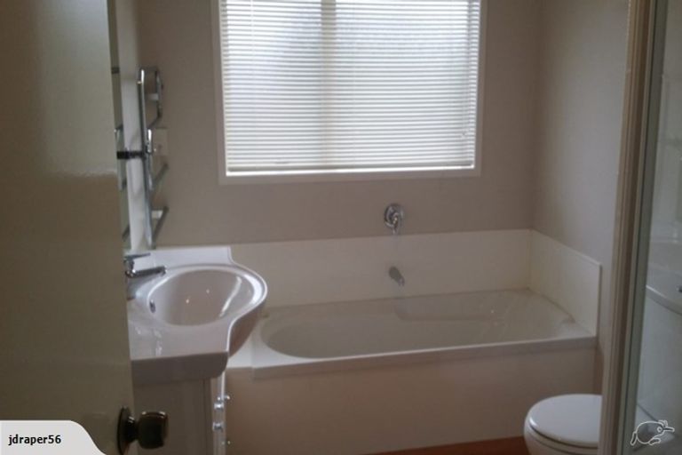 Photo of property in 25 Mercury Lane, Windsor Park, Auckland, 0632