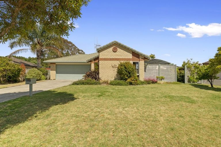 Photo of property in 8 Mcleod Place, Papamoa Beach, Papamoa, 3118