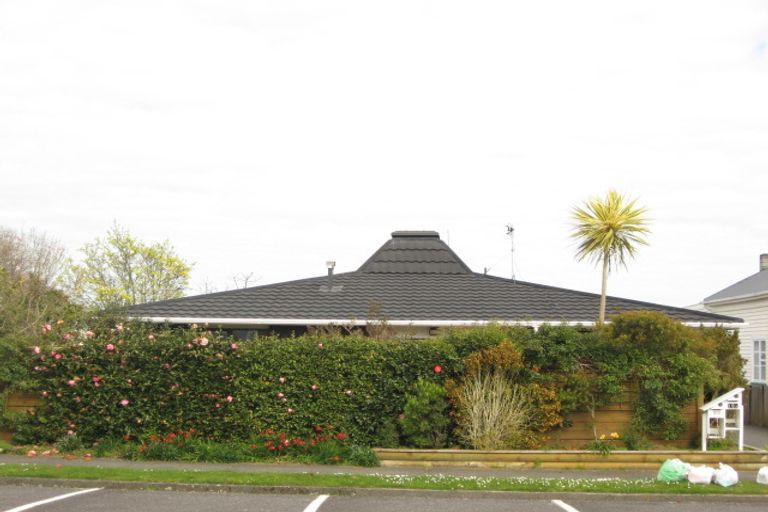 Photo of property in 12 Norman Street, Lower Vogeltown, New Plymouth, 4310