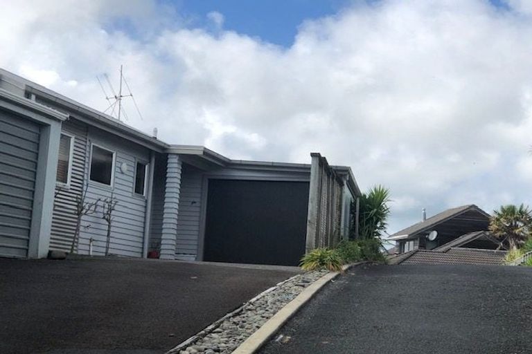 Photo of property in 21 Arden Place, Oakura, 4314