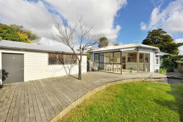 Photo of property in 1/9 Ngaio Street, Saint Martins, Christchurch, 8022