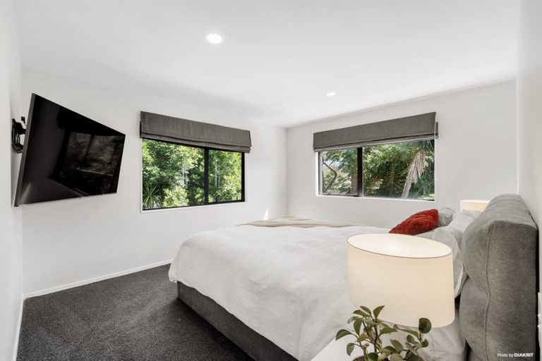 Photo of property in 6a Tallington Crescent, Torbay, Auckland, 0630